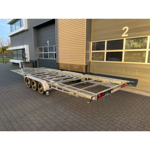 Vlemmix 7.20m lowered base platform for Tiny House with three braked axles