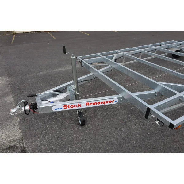 Heavy-duty triple-axle trailer for 8.40m x 2.44m Tiny House